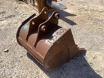 Used Bucket,Used Werk Brau,Front of used Werk Brau,Back of used Werk Brau,Side of used Bucket